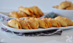 Empanadillas de carne y huevo duro