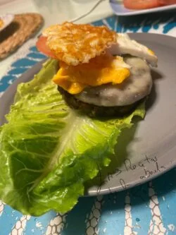 Hamburguesas entre lechugas