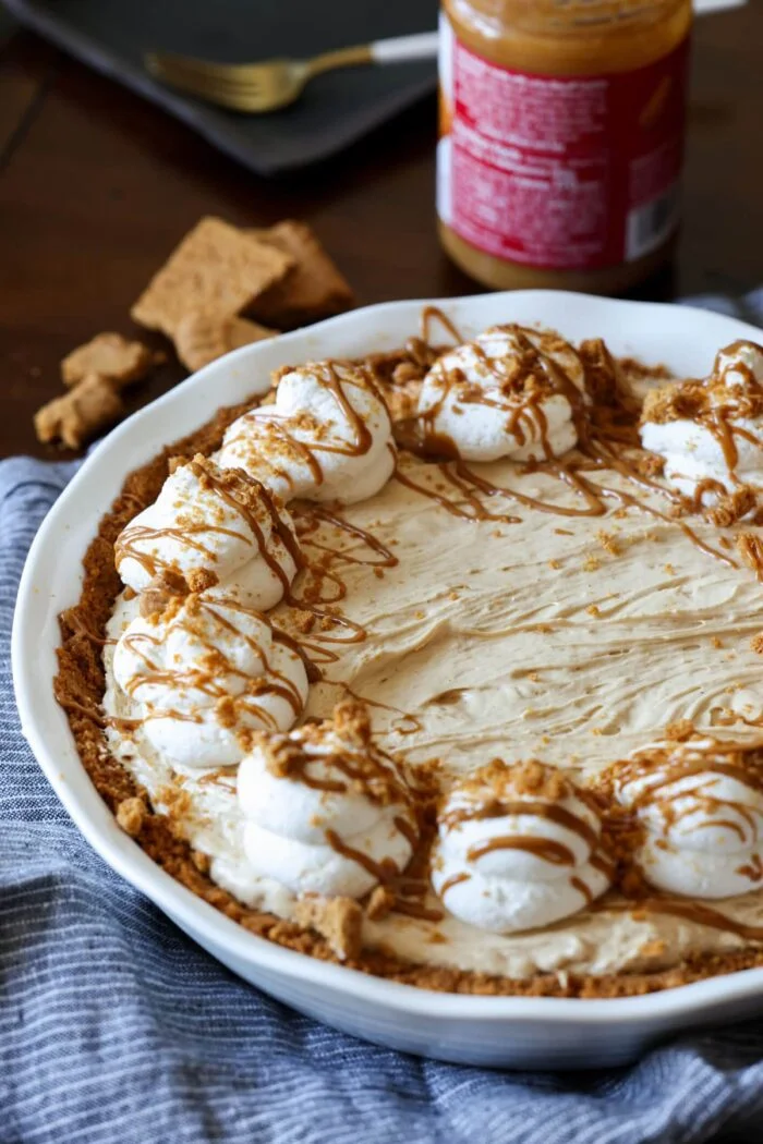 Cookie Butter Pie – Cookies and Cups