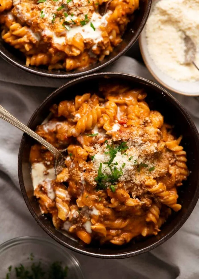 One pot creamy tomato beef pasta