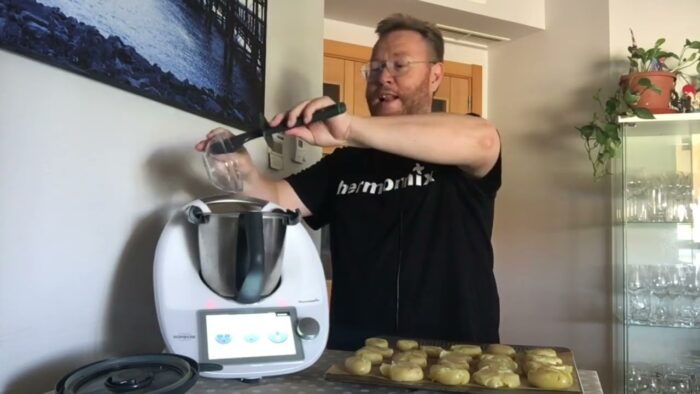 Patatas Chafadas con Mantequilla de Ajo y Perejil con Thermomix y José Ángel