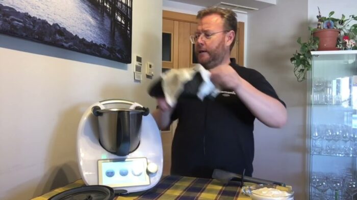 Queso Cremoso Vegano con Thermomix y José Ángel