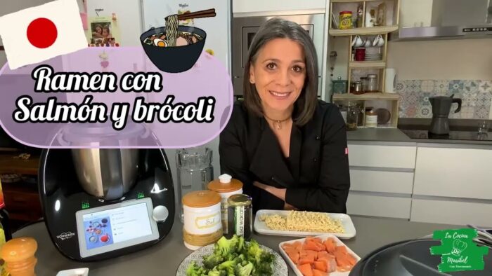 Ramen con salmón y brócoli -Japón, en Thermomix//la cocina de Maribel