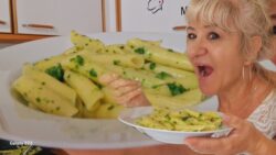 Thermomix® TM5/TM6 Pasta mit Petersilie- Pesto ruck-zuck Gericht