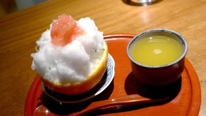 Postre de pomelo y gelatina de ciruela