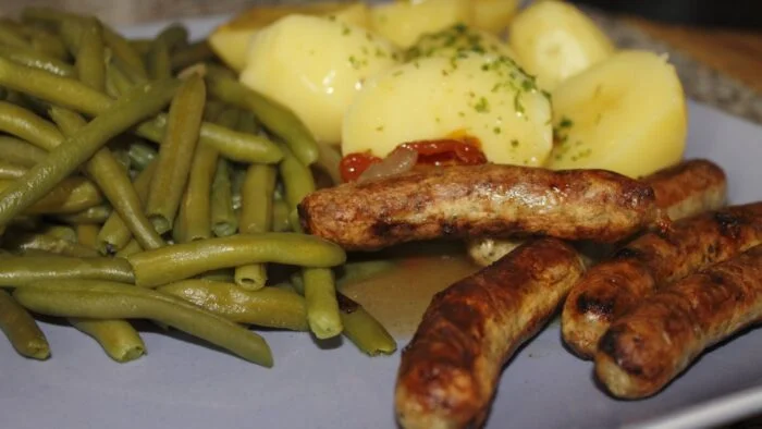 Receta tradicional de cachelos con chorizo
