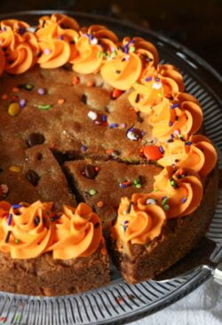 Halloween Cookie Cake – Cookies and Cups