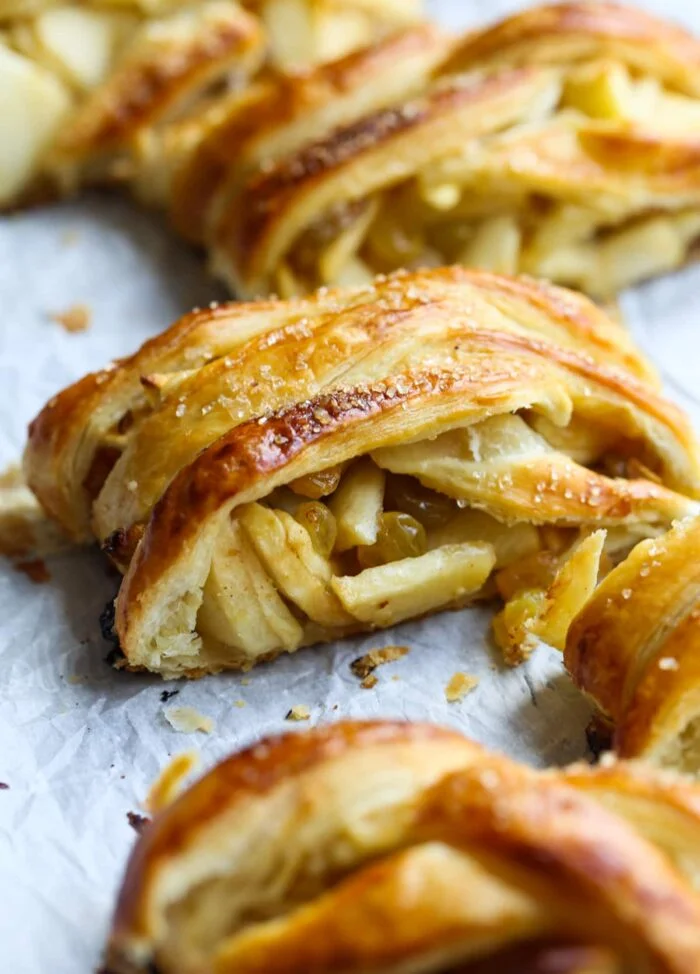 Delicious and EASY Apple Strudel Recipe