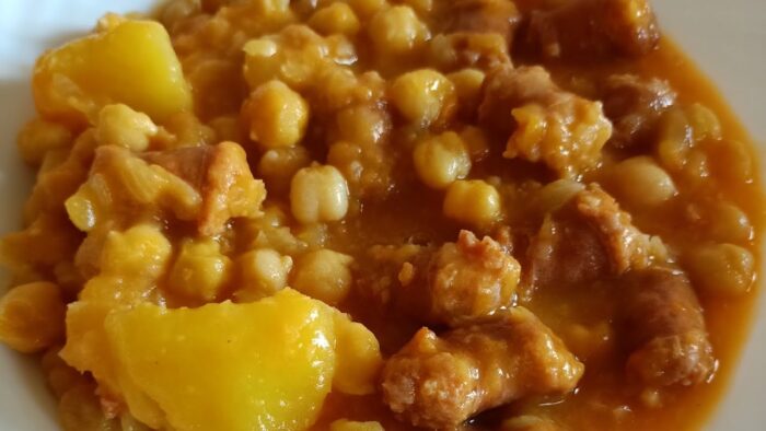 Garbanzos con chistorra, fácil y rico con Thermomix