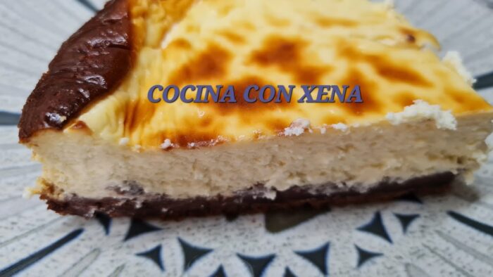 Tarta de queso con base de galleta chocolate, casera, con Thermomix o Tradicional