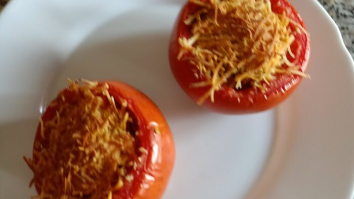 Tomates asados con picadillo de ternera, fácil y rico con Thermomix