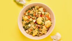 Ensalada de escalivada con arroz de coliflor