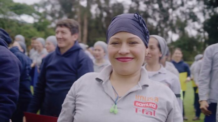 ¡Orgullosamente, fabricamos la primera freidora de aire hecha en Colombia! 💛💙❤️