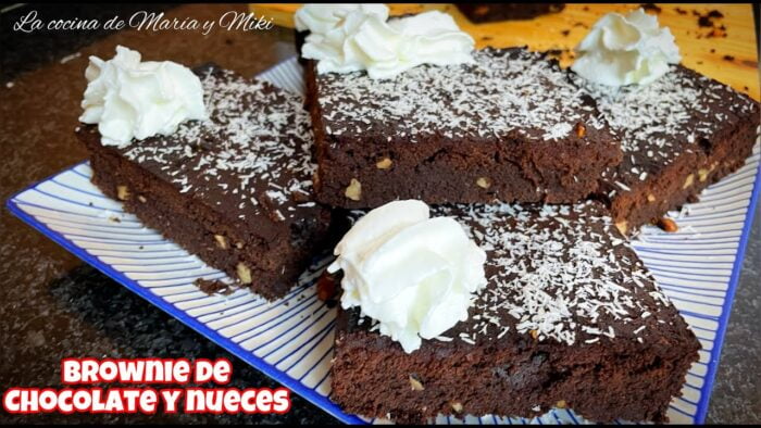 BROWNIE DE CHOCOLATE Y NUECES en freidora de aire