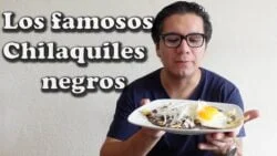 Chilaquiles negros | Salsa picante de frijol-totopos freidora de aire | Comida Aventuras
