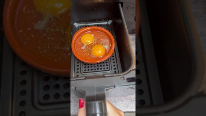 Como hacer huevos en la freidora de aire rápido fácil y sin manchar!  #freidoradeaire