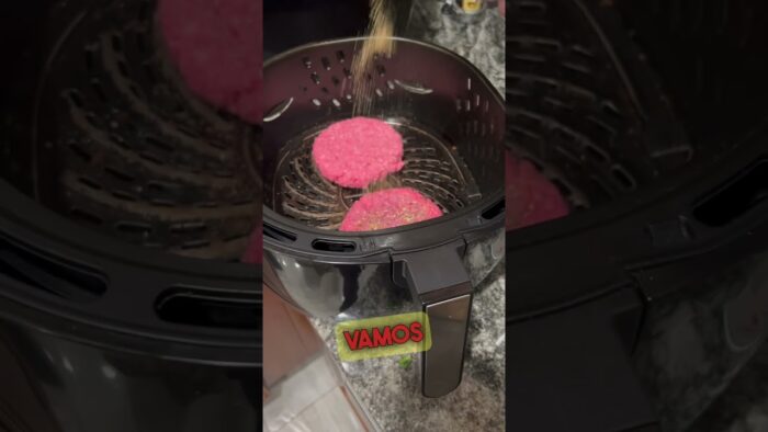 Enseñándoles lo fácil que se cocina con la freidora de aire 🙏💪