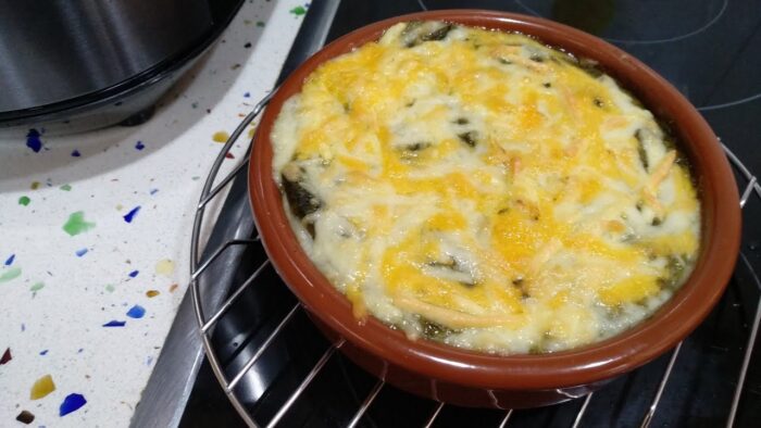 Espinacas a la crema en mambo, gratinadas en freidora de aire