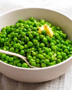 How I cook frozen peas – Garlic Buttered Peas