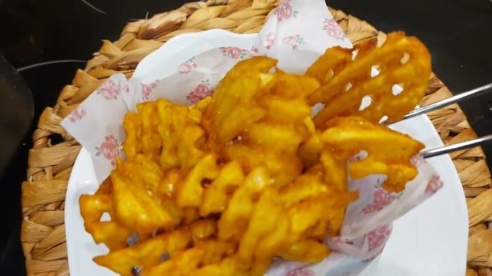 Patatas congeladas waffle en freidora de aire#cosoridualblaze#cenasrapidad#airfryer#potatoes