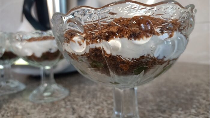 Tiramisú de uvas con galletas,facil y rico con Thermomix