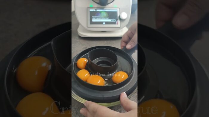 💡 Truqui para separar las yemas de las claras con Thermomix Málaga 💜