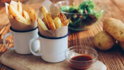 El truco infalible de los cocineros expertos para hacer las patatas fritas en la airfryer