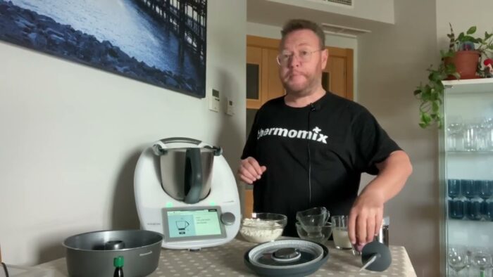 Bizcocho Básico con Thermomix y José Ángel