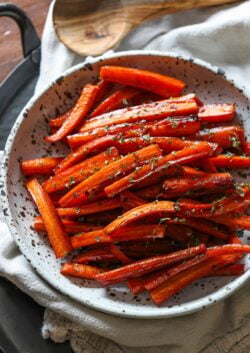 Brown Sugar Roasted Carrots – Cookies and Cups