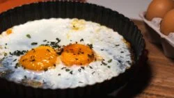 HUEVOS FRITOS EN FREIDORA DE AIRE 🔥​| MUY FÁCIL Y CON YEMA TIERNA 🤤