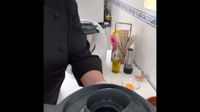 Huevos revueltos con espárragos y gambas con Thermomix