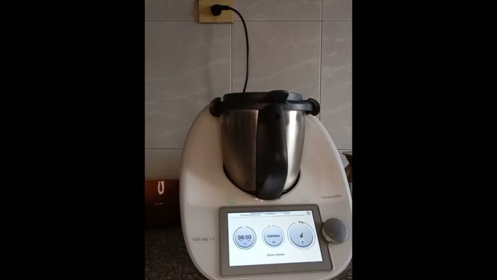 Macarrones con alitas, fácil y rico con Thermomix