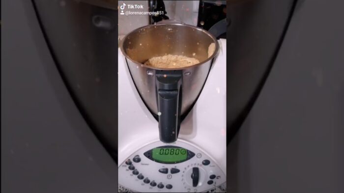 Receta thermomix Tarta de tres chocolates fácil
