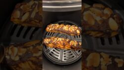 Salmón con mostaza y almendras en freidora de aire