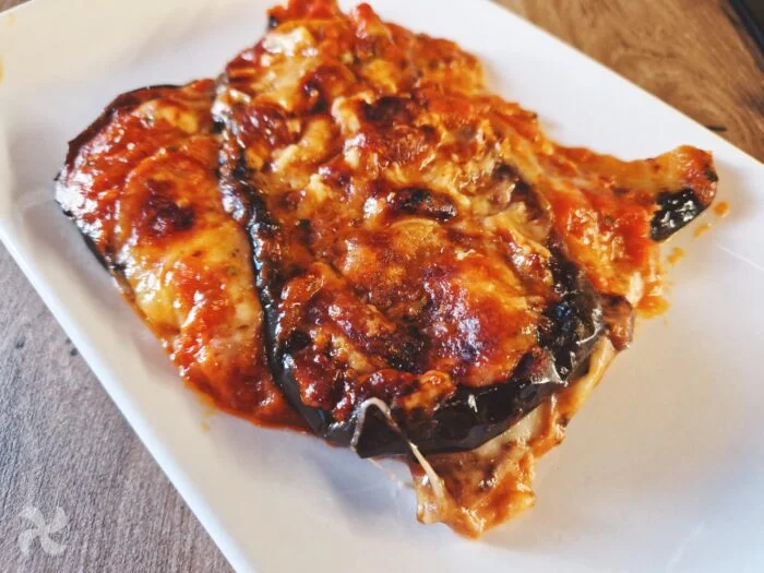 Berenjenas a la parmesana rellenas de jamón y queso express