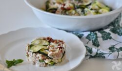 Ensalada templada de calabacín y atún