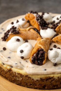 Cannoli Cheesecake | Cookies and Cups