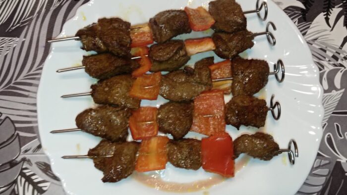 EN FREIDORA DE AIRE ( BROCHETAS DE CANGURO ).