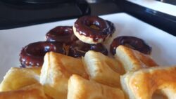 En freidora de aire.  En sólo 15 minutos | Hojaldres de miel | Rosquillas de chocolate.