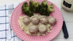 Menú en Thermomix: albóndigas en salsa con arroz y verduras al vapor