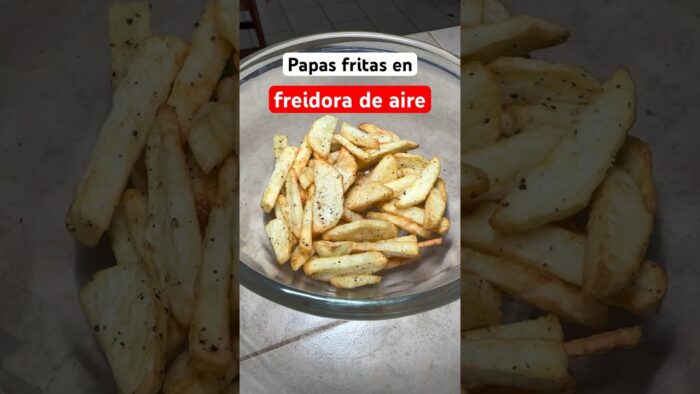 Papas fritas en freidora de aire 🍟 #papasfritas  #freidoradeaire #frenchfries  #airfryer #asmr