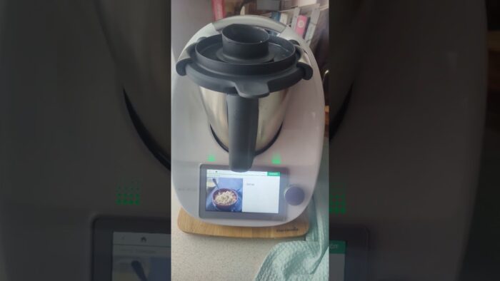 Thermomix v akci při sekání zelí, mrkve a jablka za 4 vteřiny.👌