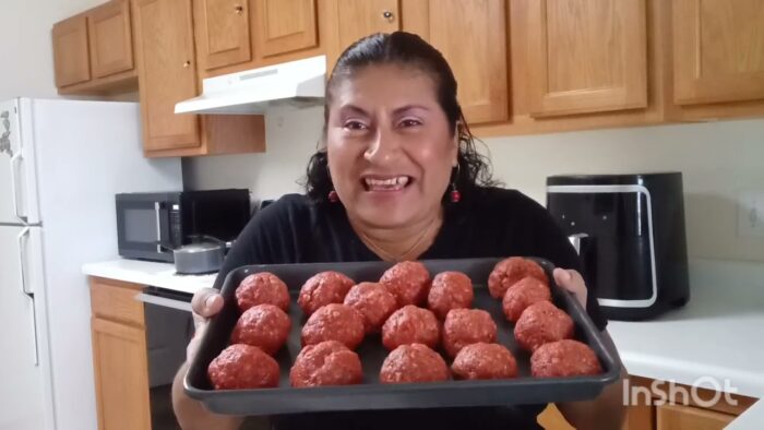 ALBONDIGAS EN SALSA ! Las frei en la freidora de aire.