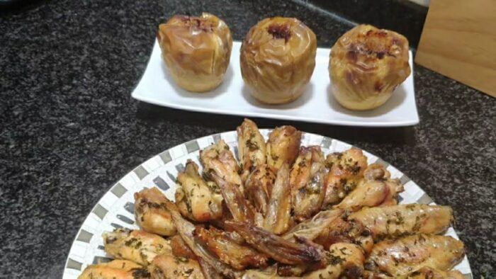 Alitas de pollo al horno con vino blanco y 🍎 asadas en freidora de aire 🎄
