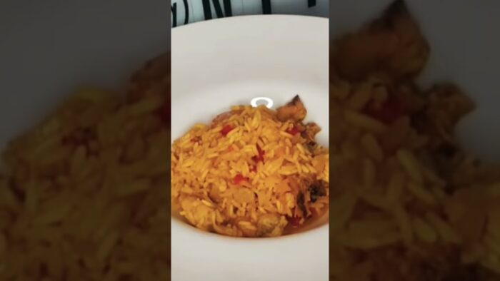 Arroz hecho en freidora de aire. #food #arroz #arrozconpollo #shorts