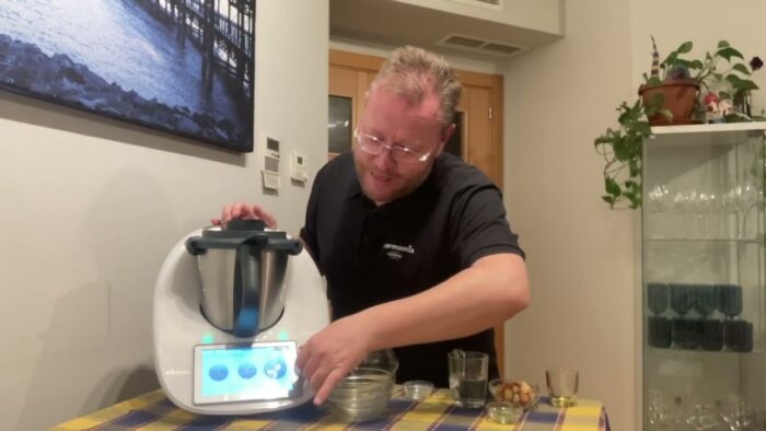 Crema de Invierno de Patatas y Cebolla con Thermomix y José Ángel