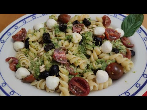 Ensalada Italiana de pasta con pesto con Thermomix