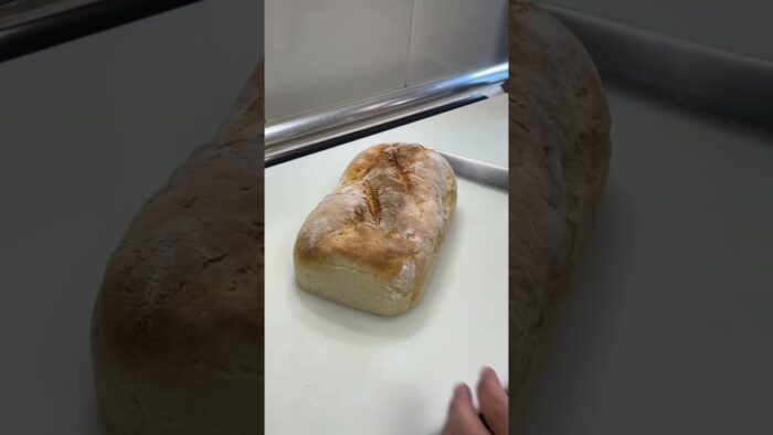 Pan casero en freidora de aire o freidora sin aceite