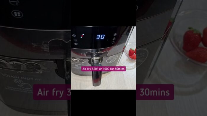 Air fryer Strawberry Muffins /Cupcakes #shorts #airfryer #airfryerrecipes #recipe #muffins