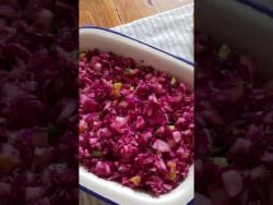 Deliciosa ensalada lista en ¡¡10 SEGUNDOS !! de LOMBARDA y PERA 🥗#thermomix  #shorts